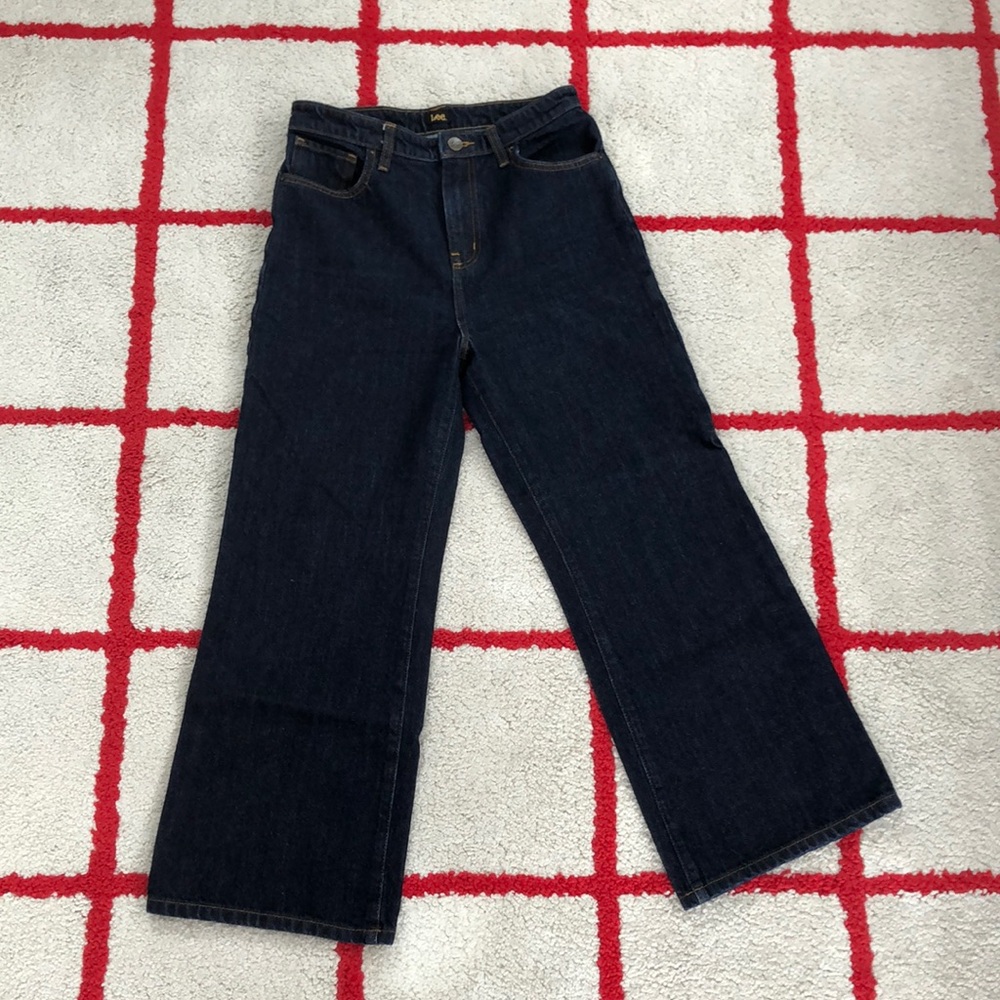 Lee vintage modern wide leg cropped jeans size 28